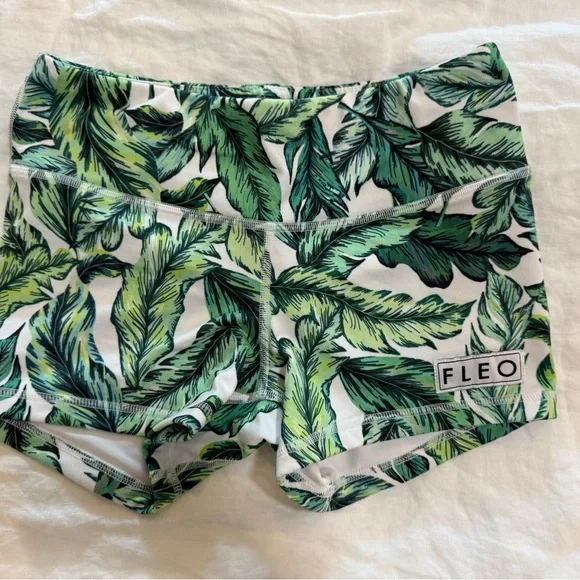 Fleo Shorts - small - Picture 2 of 2